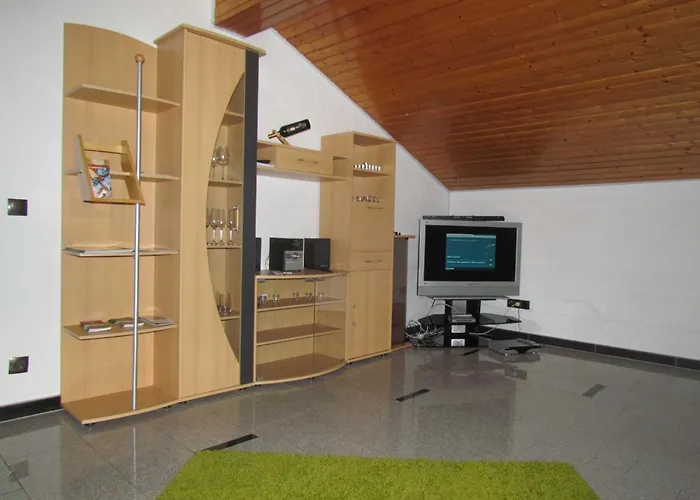 Apartament Am Heuchelberg *